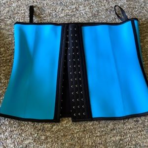 Waist trainer/corset